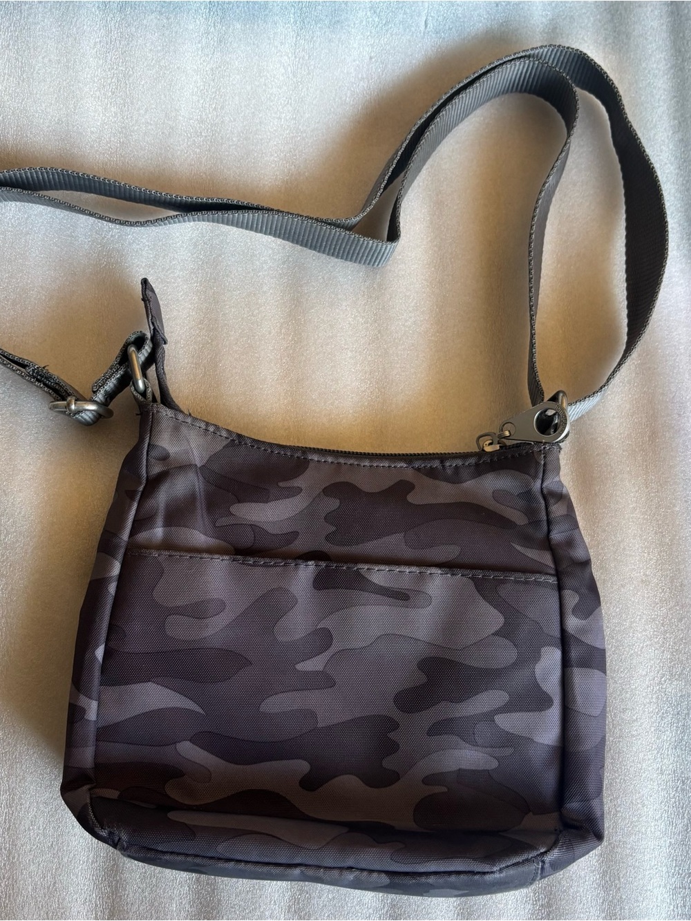 Baggallini small purse 7X7X2 polyester storage crossbody gray camo zip close